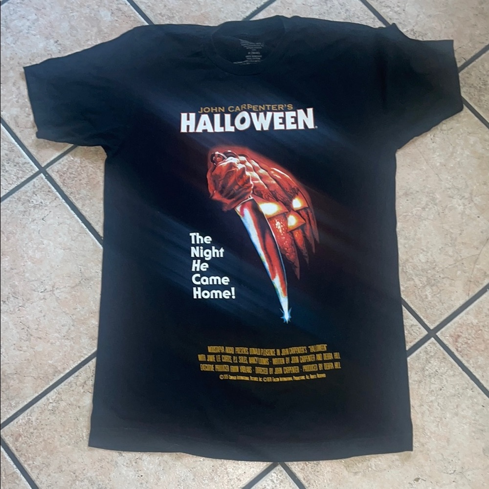 John Carpenter Halloween Graphic T-Shirt
The night he came home medium